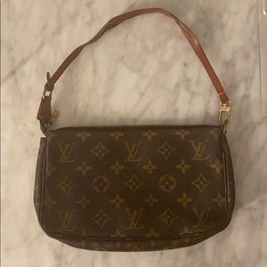 Louis Vuitton Purse / Wrislet